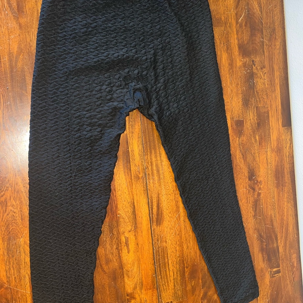 Black Textured Leggings